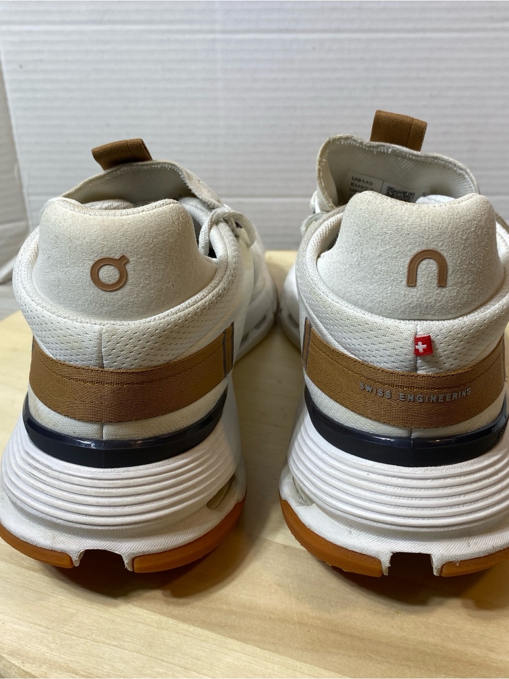 On Cloud Running Shoes Men's Size US 9 / White/Tan Performance Sneakers - Picture 4 of 10